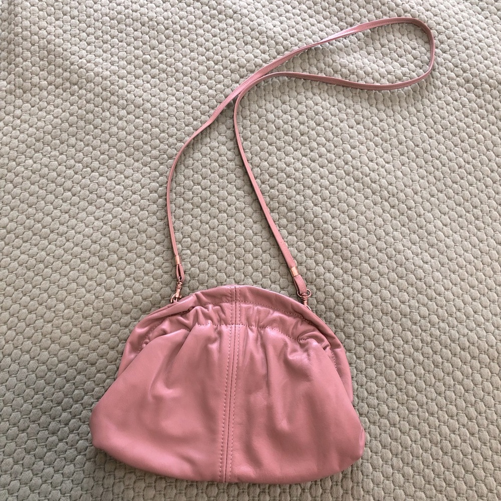 Vintage! Clam Shell Closure Leather Bag